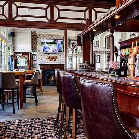 Black Lion Surbiton Ngoại thất bức ảnh